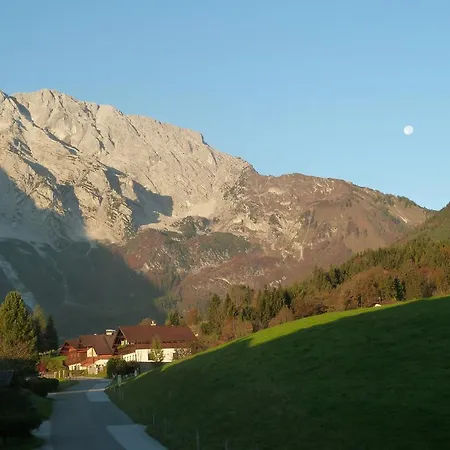 Konukevi Schoene Aussicht Kuchl