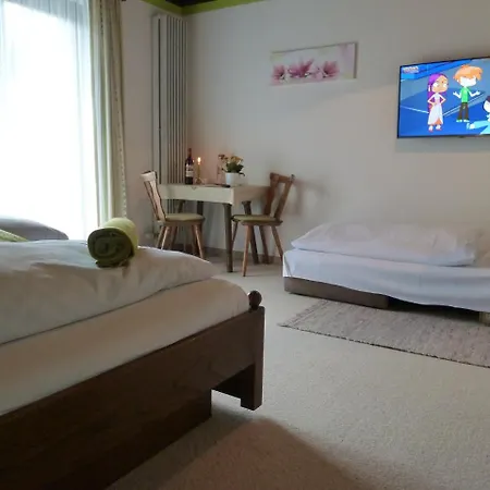 Pension Schoene Aussicht 3*